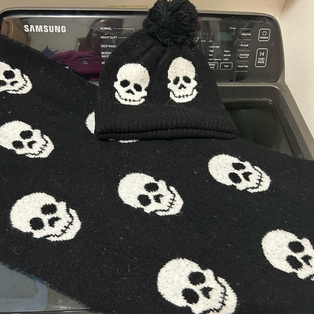 GUC. Torrid large scarf and beanie.